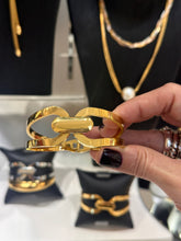 Load image into Gallery viewer, Zoé Gold Bangle
