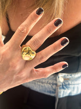 Load image into Gallery viewer, Demasiado Amor Gold Ring
