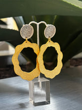 Load image into Gallery viewer, Camelia Zamak Earrings
