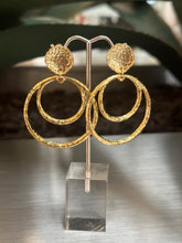 Load image into Gallery viewer, Macarena Gold Zamak Earrings
