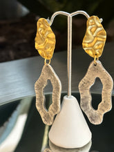 Load image into Gallery viewer, Izmit Earrings
