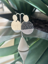 Load image into Gallery viewer, Snow Steel Statement Earring
