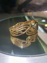 Load image into Gallery viewer, Marea Gold Bangle
