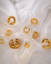 Load image into Gallery viewer, Bulk Gold Earring Cuff
