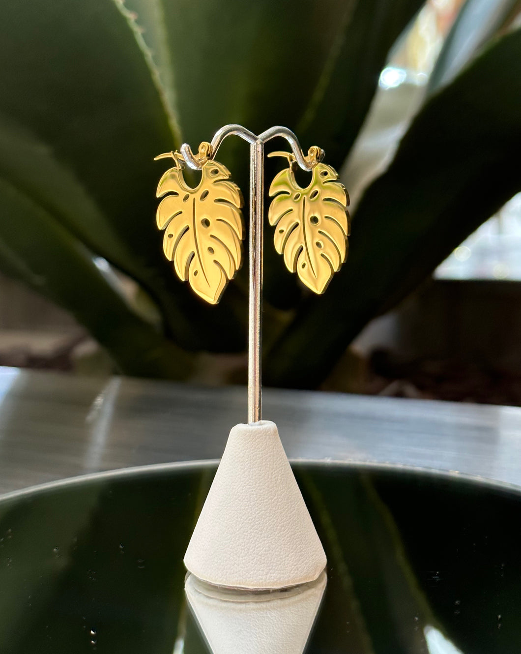 Monstera Gold Hoop