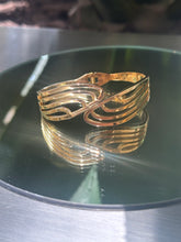 Load image into Gallery viewer, Marea Gold Bangle
