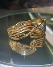 Load image into Gallery viewer, Marea Gold Bangle
